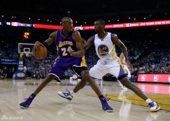 湖人半场落后勇士