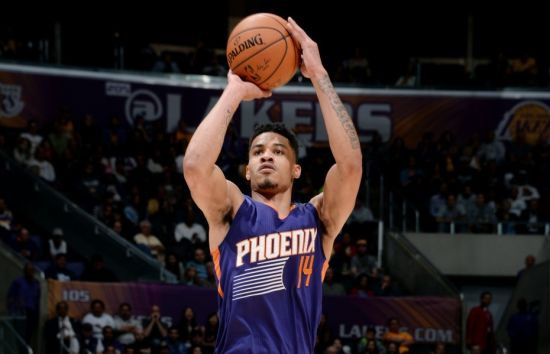 格林的3分和暴扣让湖人很受伤