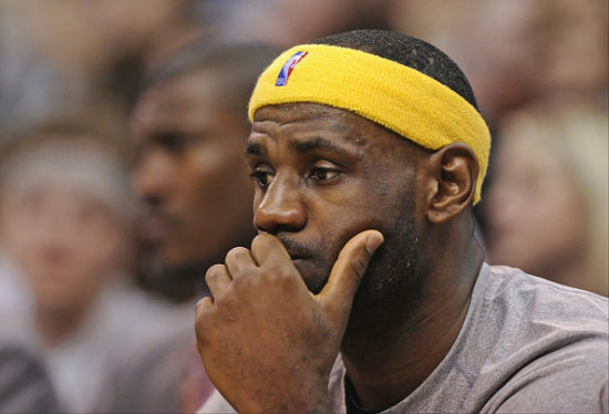 詹皇"碰瓷"不成