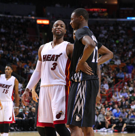 韦德鼓励维金斯却遭到了吐槽