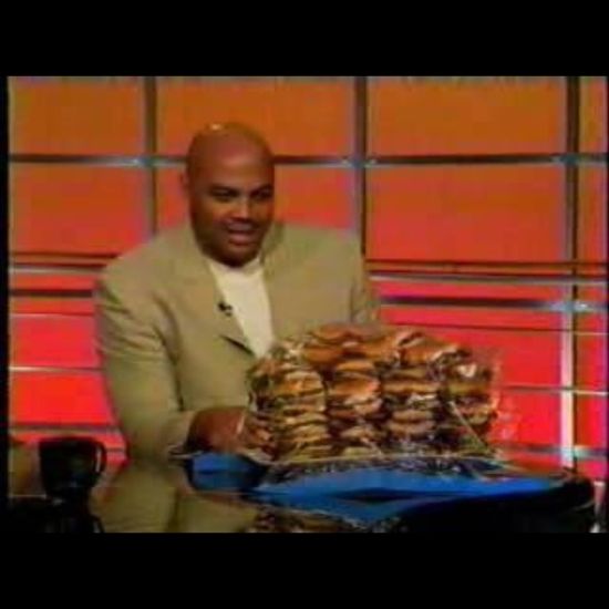 湖人赢球，巴克利终于可以开吃了！