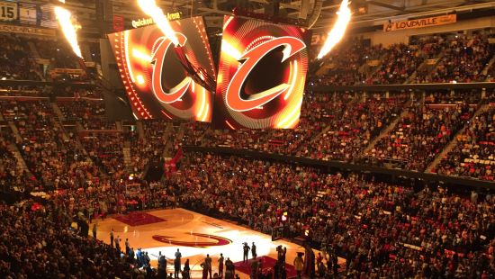 骑士主场气氛狂热