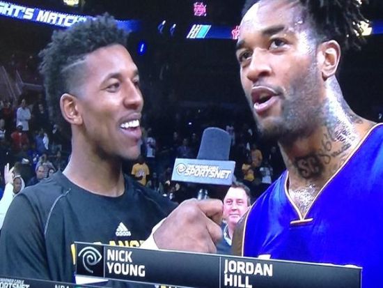 尼克杨赛后客串主持人采访希尔