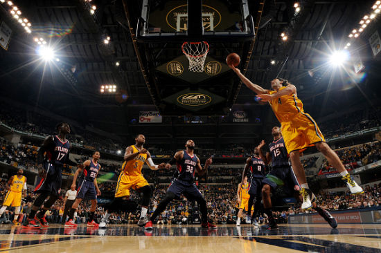 当球队落后16分时，只有斯科拉在独自坚持。