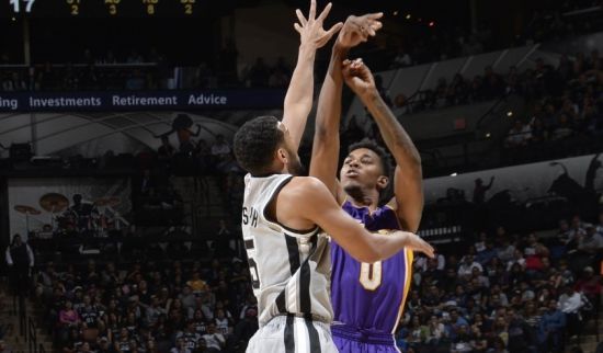 尼克杨三分投疯了