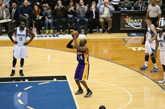 科比超越乔丹一球