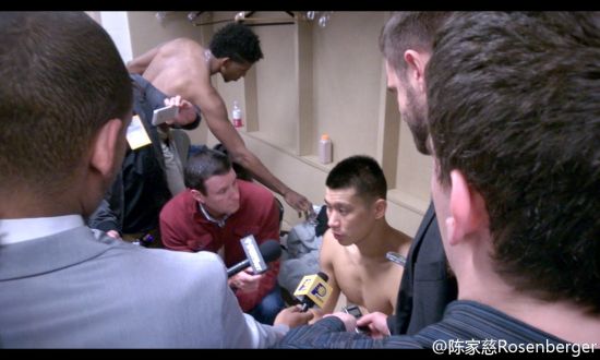 林书豪接受采访