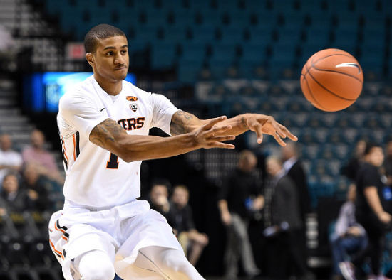 佩顿父子俩先后拿到了俄勒冈州立大学校史的前两个三双