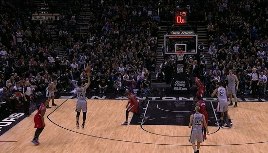 丹尼-格林被取消的3分球