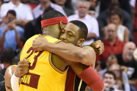 詹姆斯跟韦德究竟说了什么？