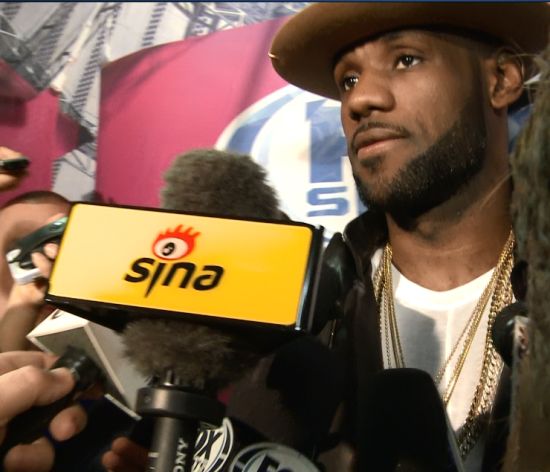 詹姆斯赛后接受采访