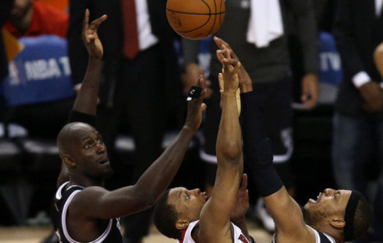 皮尔斯上赛季的封盖绝杀