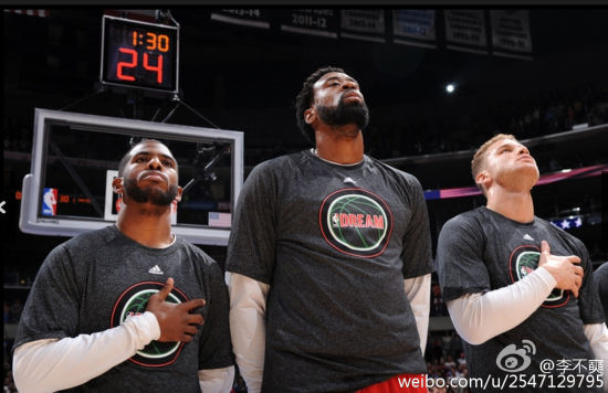 快船队员均身穿印有“dream(梦想)”字样的T恤