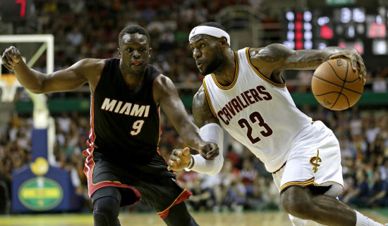 詹姆斯对阵老东家热火