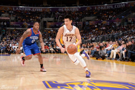 林书豪29+5+5比肩湖人两大名宿