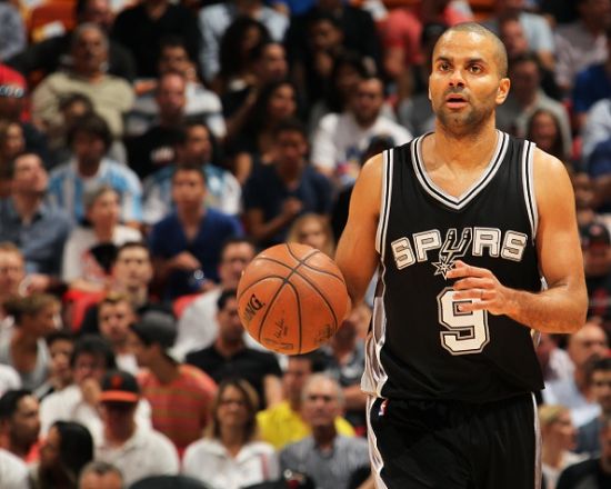 帕克因为年龄和伤病的因素开始转型