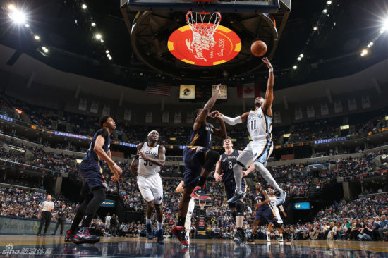 灰熊轻取鹈鹕重回第二