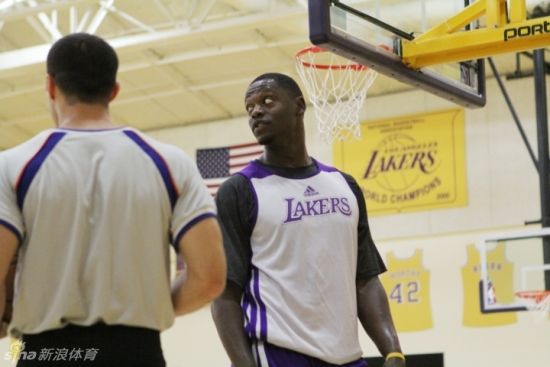 兰德尔透露训练中曾被科比羞辱