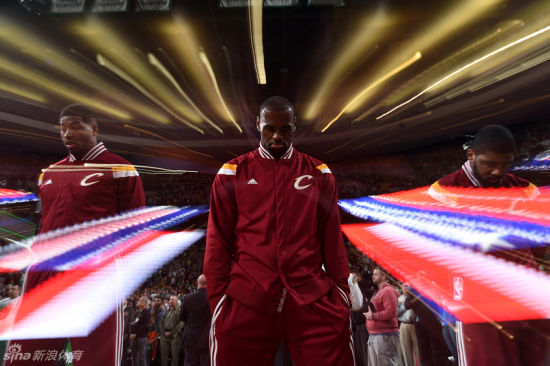 詹姆斯解释不戴发带原因