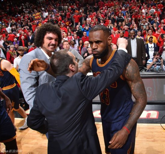 布拉特感谢詹姆斯