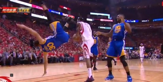 库里失重心平拍落地