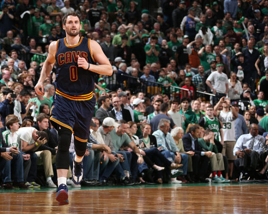 ESPN专家认为，勒夫是在工资帽上涨前以合理的价格留下的。