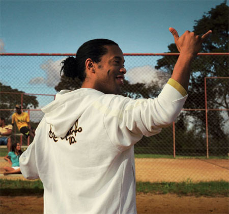 下一个小罗在哪热爱足球你就是罗纳尔迪尼奥