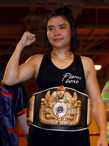 中国女拳王缠金腰带 张喜燕渴望像阿里一样战斗(图)