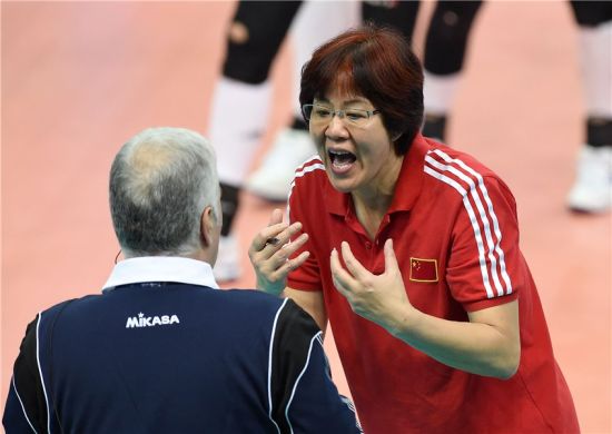 郎平与副裁交涉