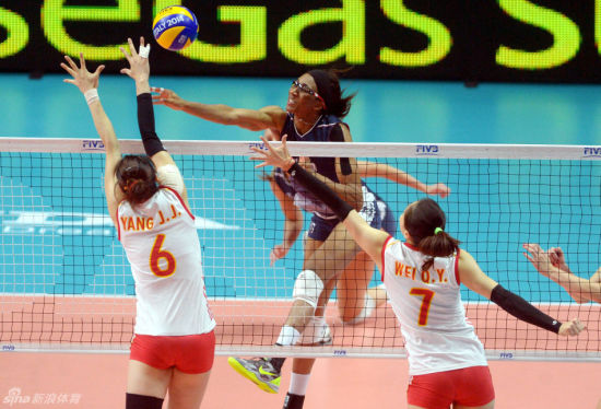 中国女排遗憾摘银