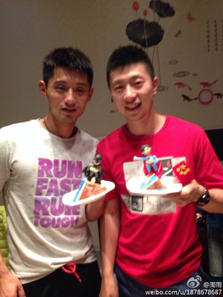 马龙和张继科（图片来自周雨微博）