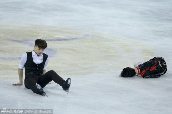 中国选手闫涵与羽生结弦相撞