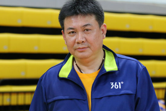 江苏女排主教练蔡斌