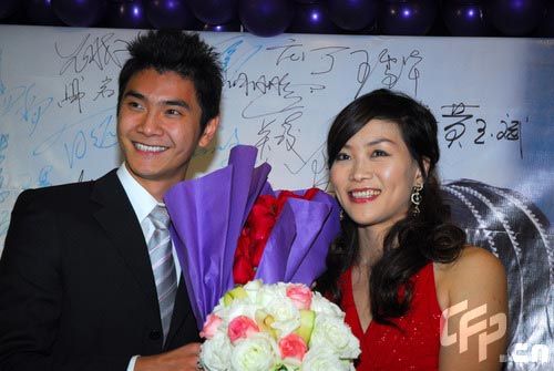 邢傲伟与前妻(资料图)
