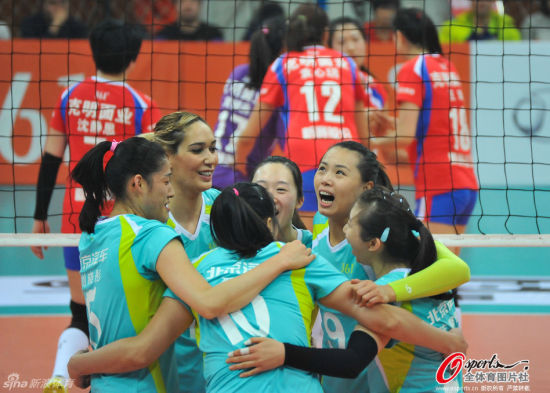 北汽女排不敌八一