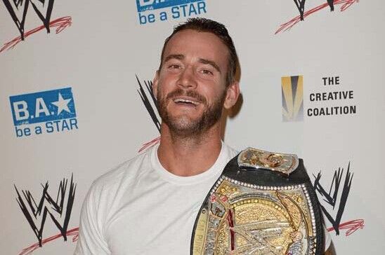 前WWE冠军CM Punk签约UFC