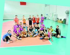 虽然战绩不佳，但主教练李勇认为队伍有希望。广州日报记者 杨敏 摄 