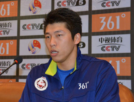上海男排主帅沈琼(资料图)