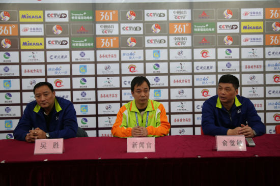 吴胜和俞觉敏出席发布会