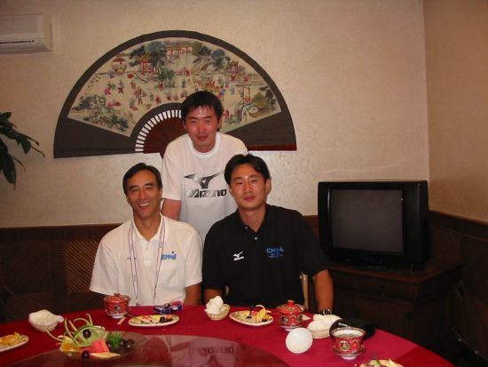 2001-08-29 与都泽老师初次会面(李铁鸣提供)