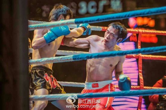 拳台上的贺于周