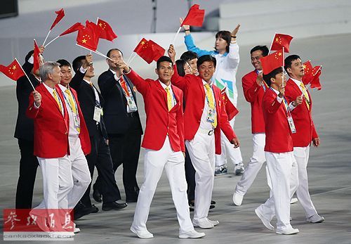 2014年9月19日，第17届亚洲运动会开幕式在仁川亚运会主体育场举行。这是中国代表团入场。新华社记者孟永民摄