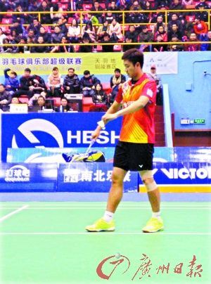 广州粤羽国手王睁茗力挽狂澜。广州日报记者 杨敏 摄