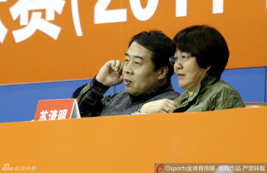 郎平观战女排总决赛