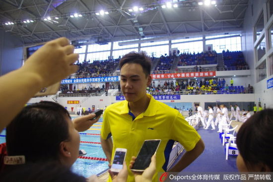 余贺新破亚洲纪录