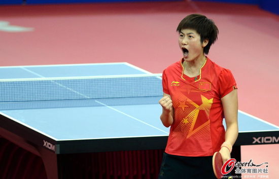 本届世乒赛女单决赛会在丁宁和李晓霞中进行吗？