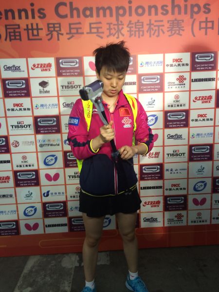 接受媒体采访时的木子