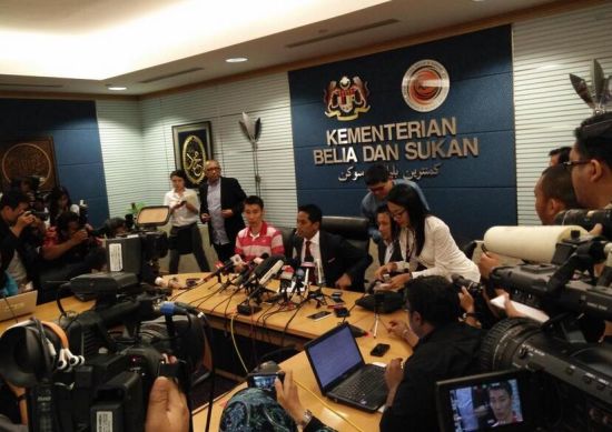 李宗伟在记者会上