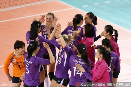总决赛第三场上海女排获胜庆祝