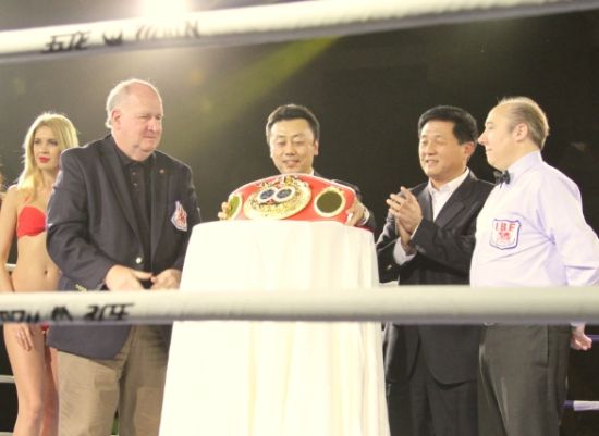 尚子杰1回合TKO获胜